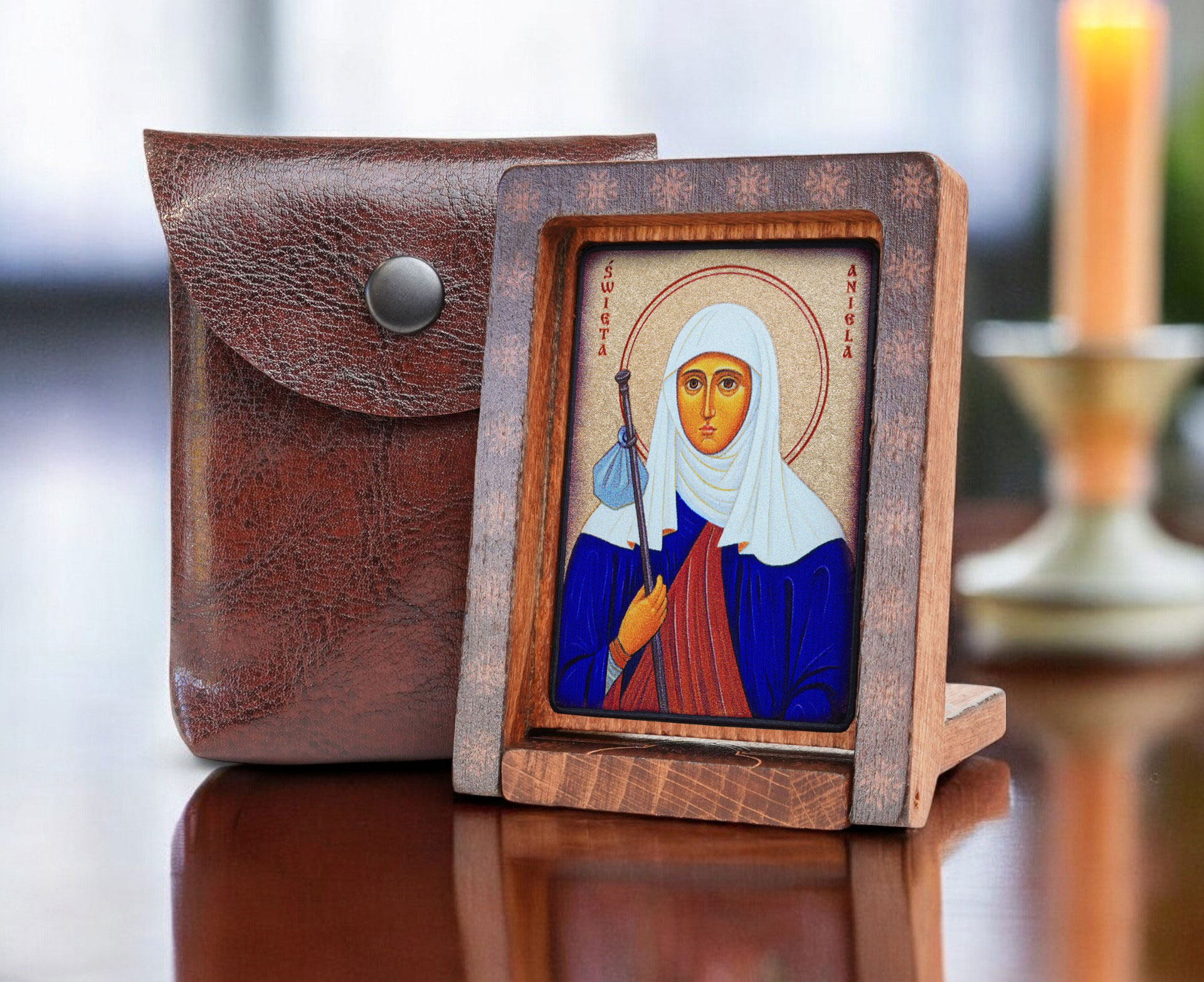 Aniela-drew-podróżna-bok-+-etui-Photoroom.jpg