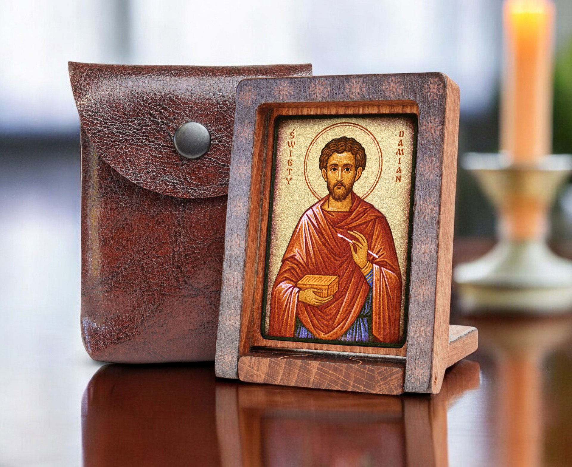 Damian-drew-podróżna-bok-+-etui-Photoroom.jpg