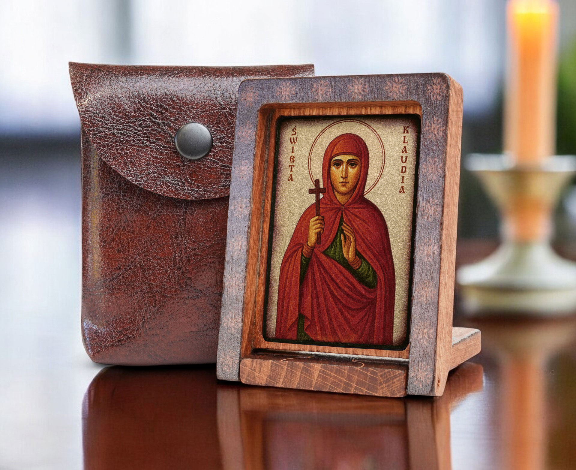 Klaudia-drew-podróżna-bok-+-etui-Photoroom.jpg