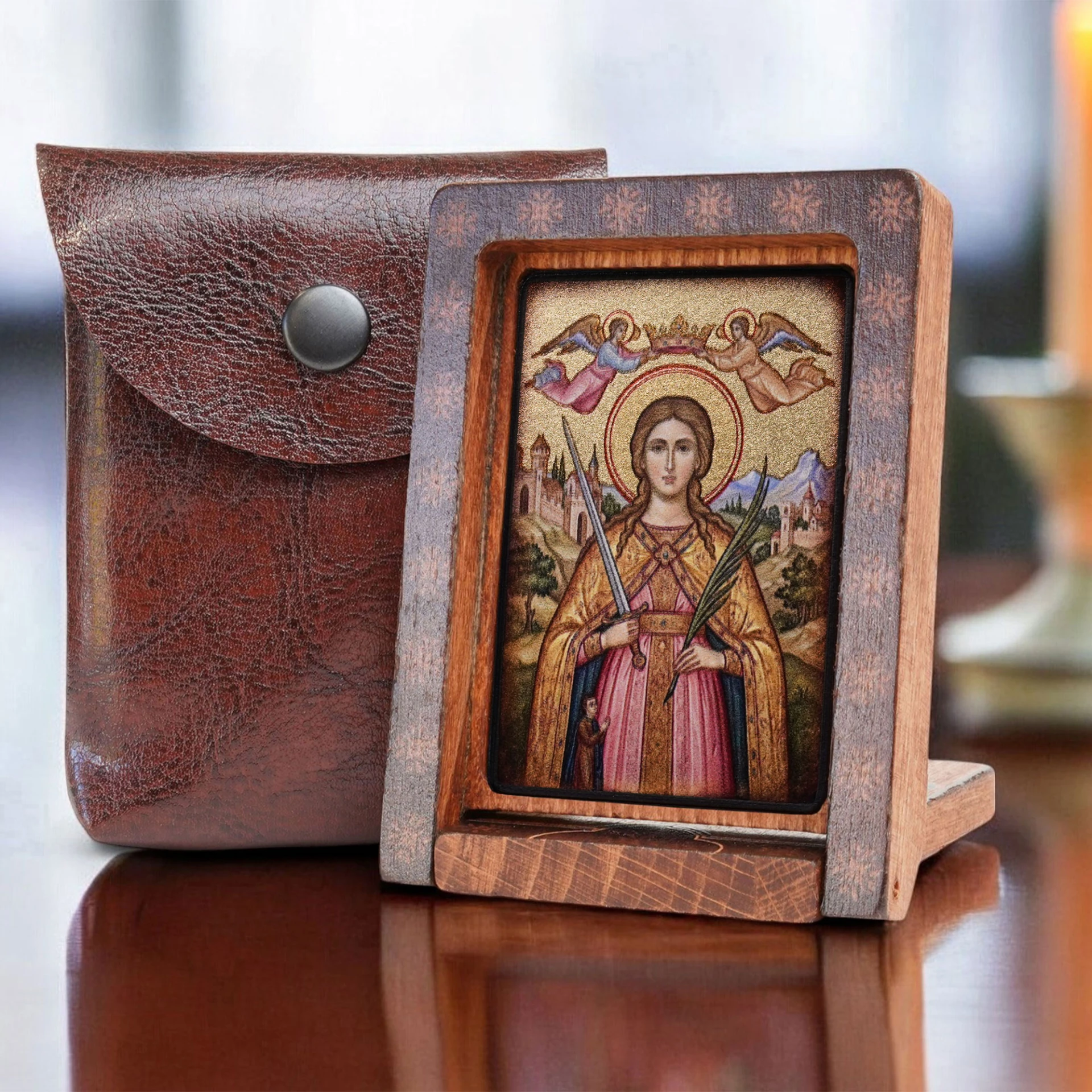 ikona-swietej-lucyny-w-aranzacji-obok-etui.jpg