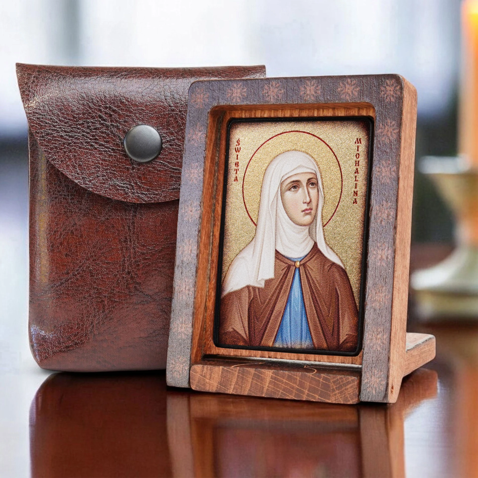 ikona-swietej-michaliny-w-aranzacji-obok-etui.jpg
