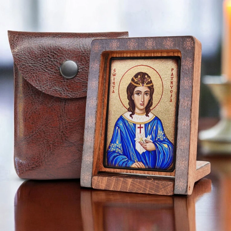 ikona-swietej-patrycji-w-aranzacji-obok-etui.jpg