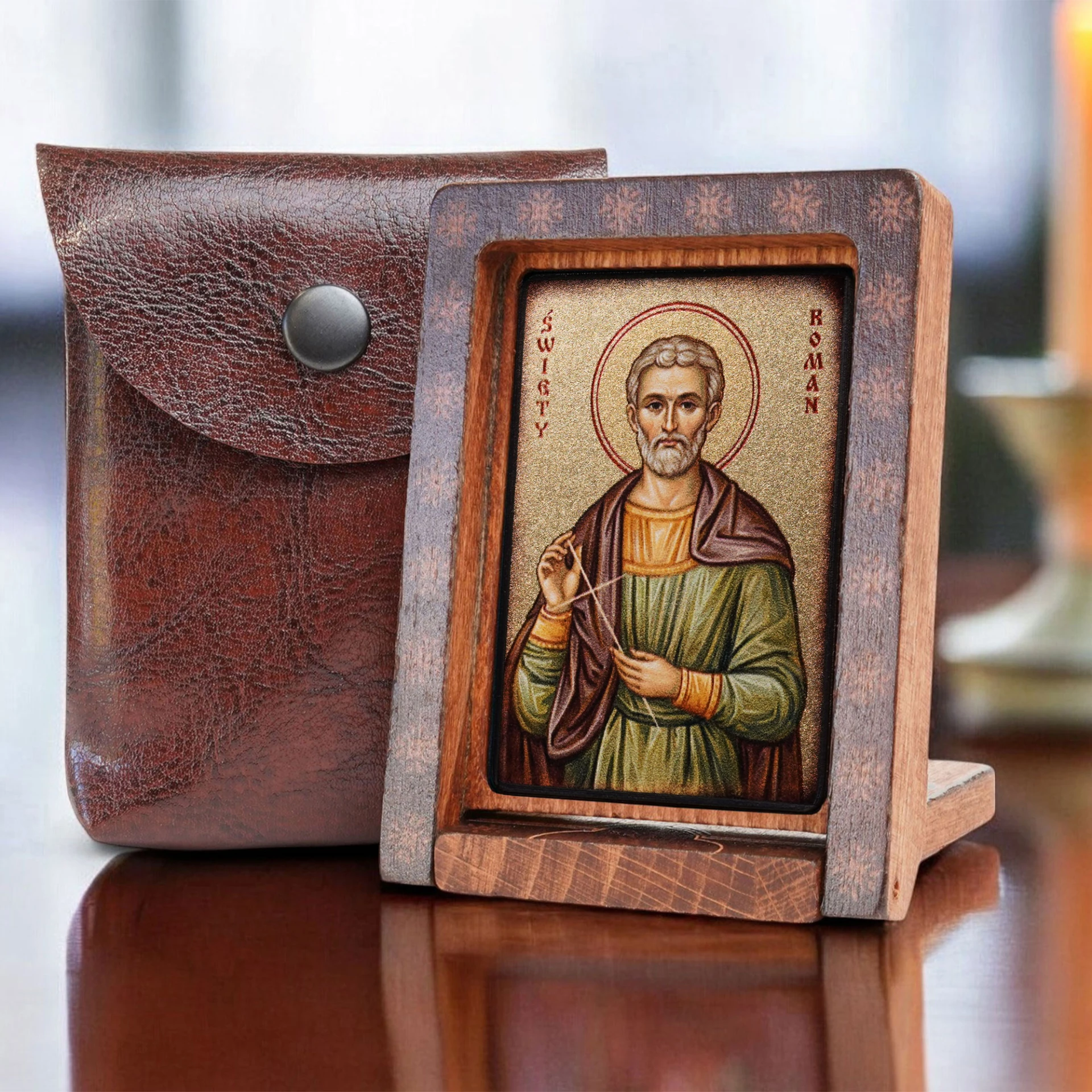 ikona-swietego-romana-w-aranzacji-obok-etui.jpg