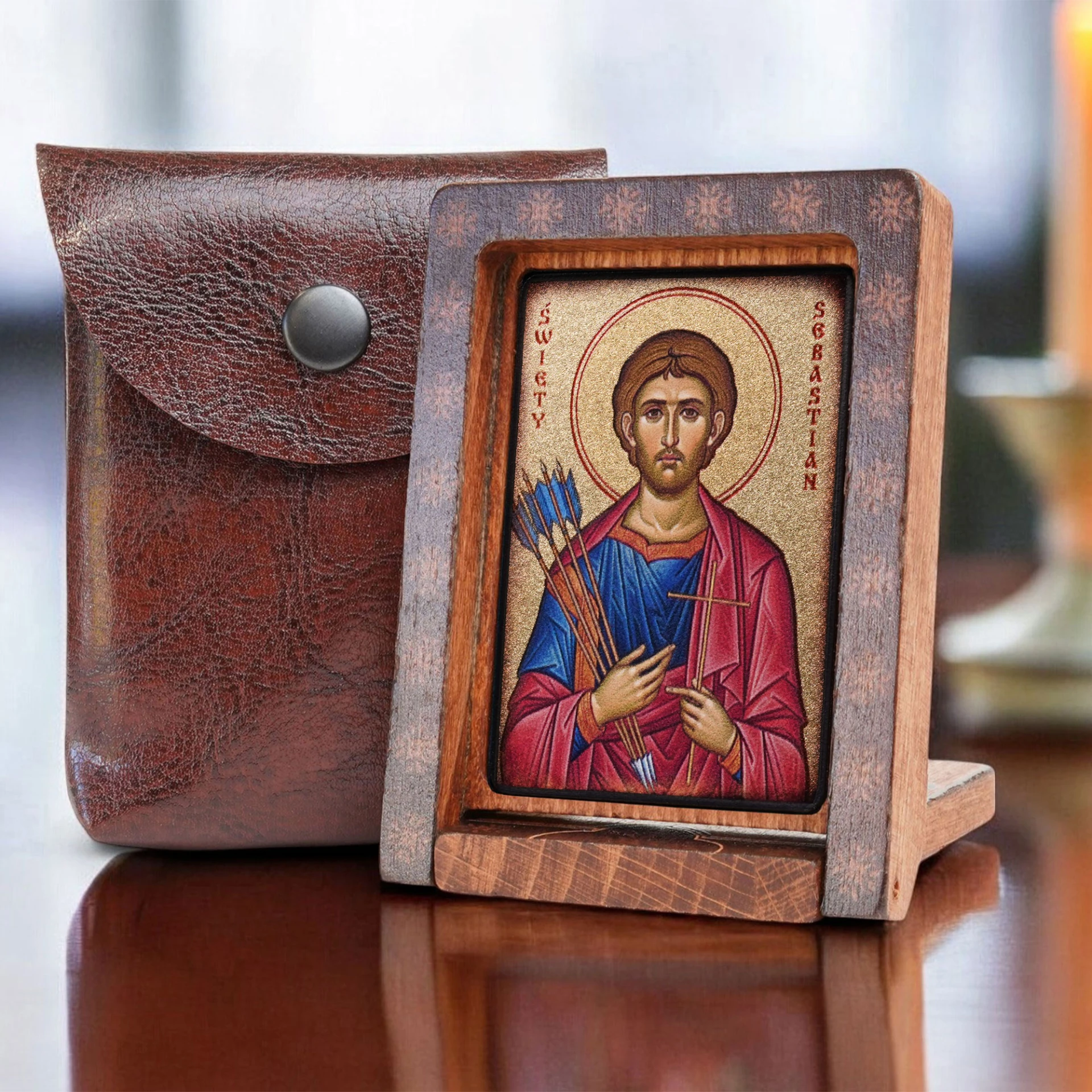 ikona-swietego-sebastiana-w-aranzacji-obok-etui.jpg