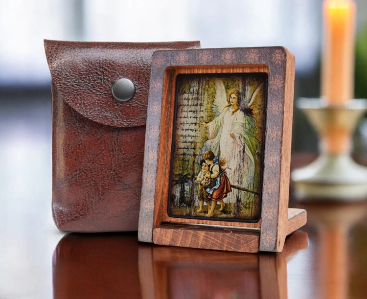 Anioł-II-drew-podróżna-bok-+-etui-Photoroom.jpg