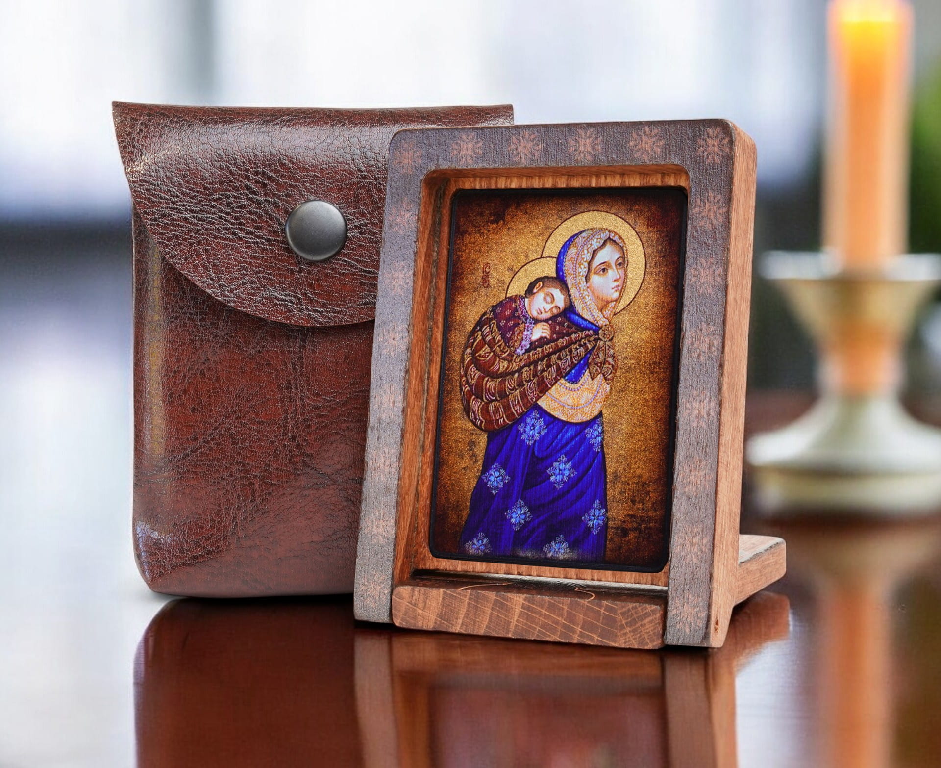Podróżna-drew-podróżna-bok-+-etui-Photoroom.jpg