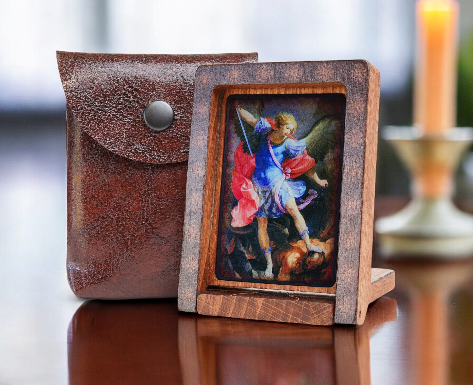 AM-III-drew-podróżna-bok-+-etui-Photoroom.jpg
