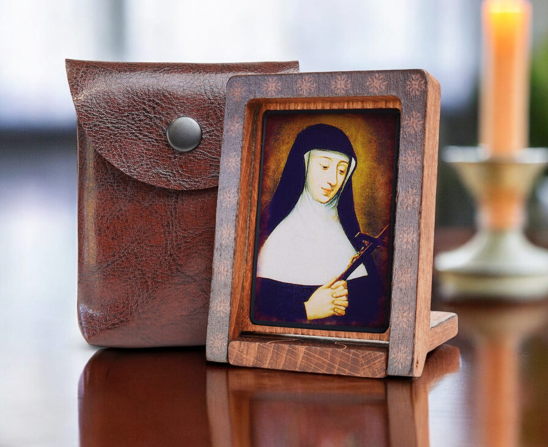 Alicja-drew-podróżna-bok-+-etui-Photoroom.jpg