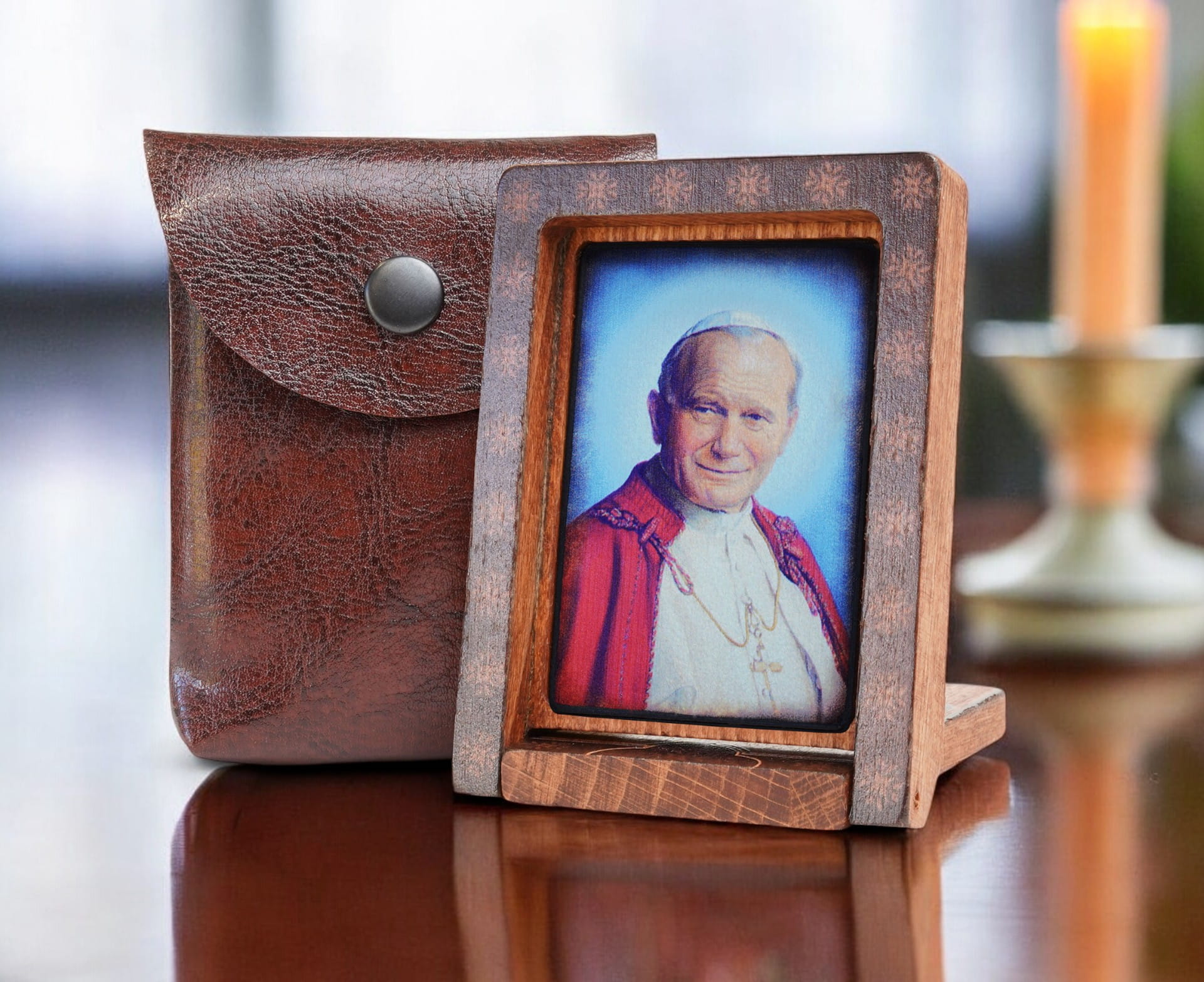 JP-II-niebieski-drew-podróżna-bok-+-etui-Photoroom.jpg
