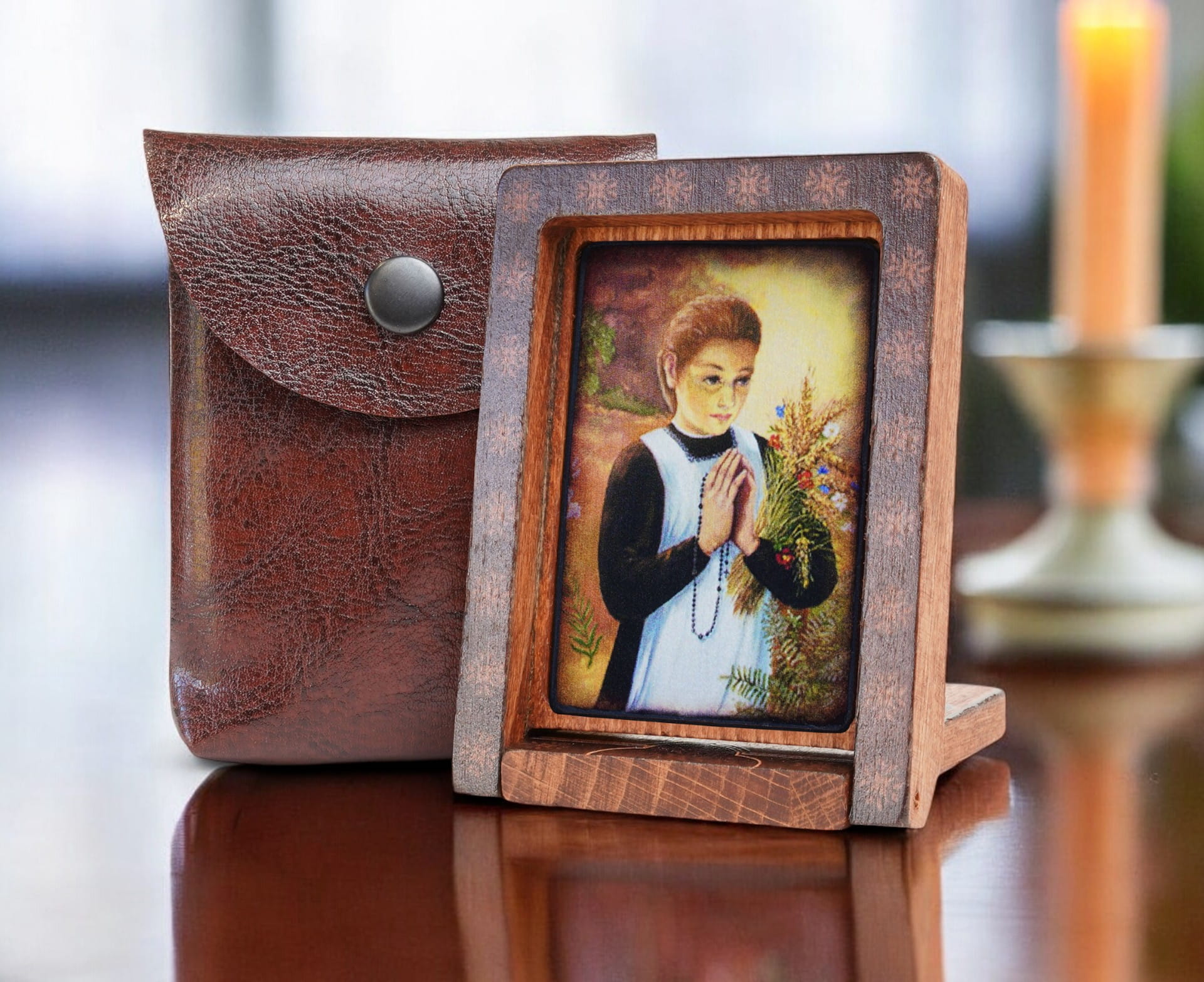 Karolina-drew-podróżna-bok-+-etui-Photoroom.jpg