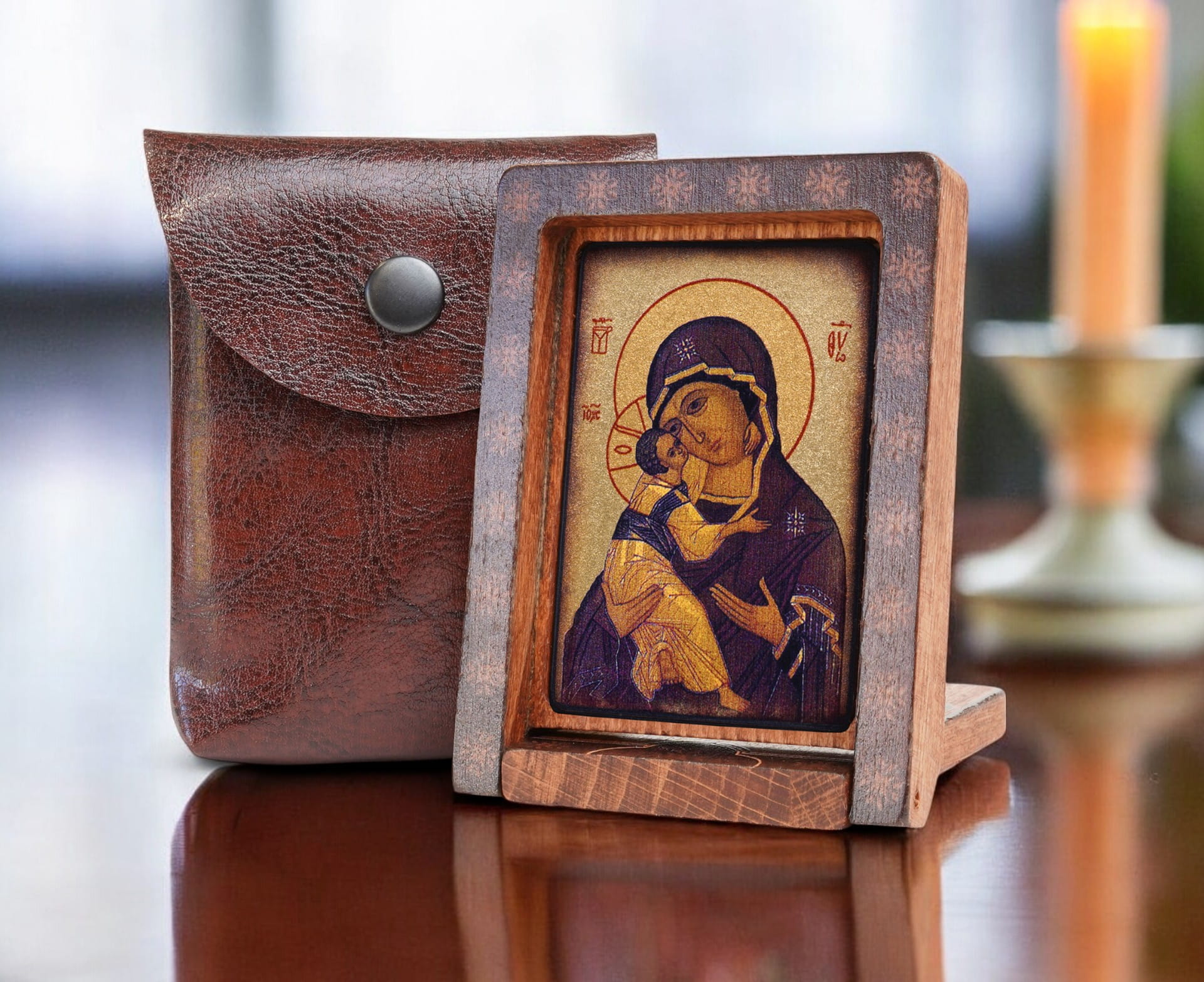 Włodzi-drew-podróżna-bok-+-etui-Photoroom.jpg