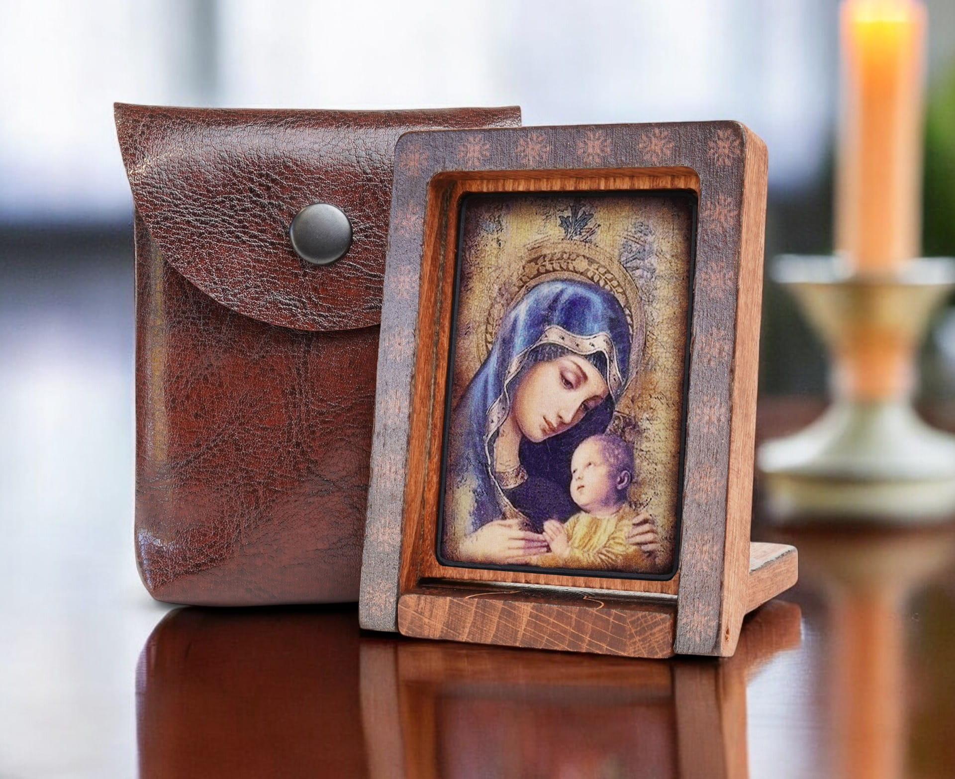 Madonna-III-drew-podróżna-bok-+-etui-Photoroom.jpg