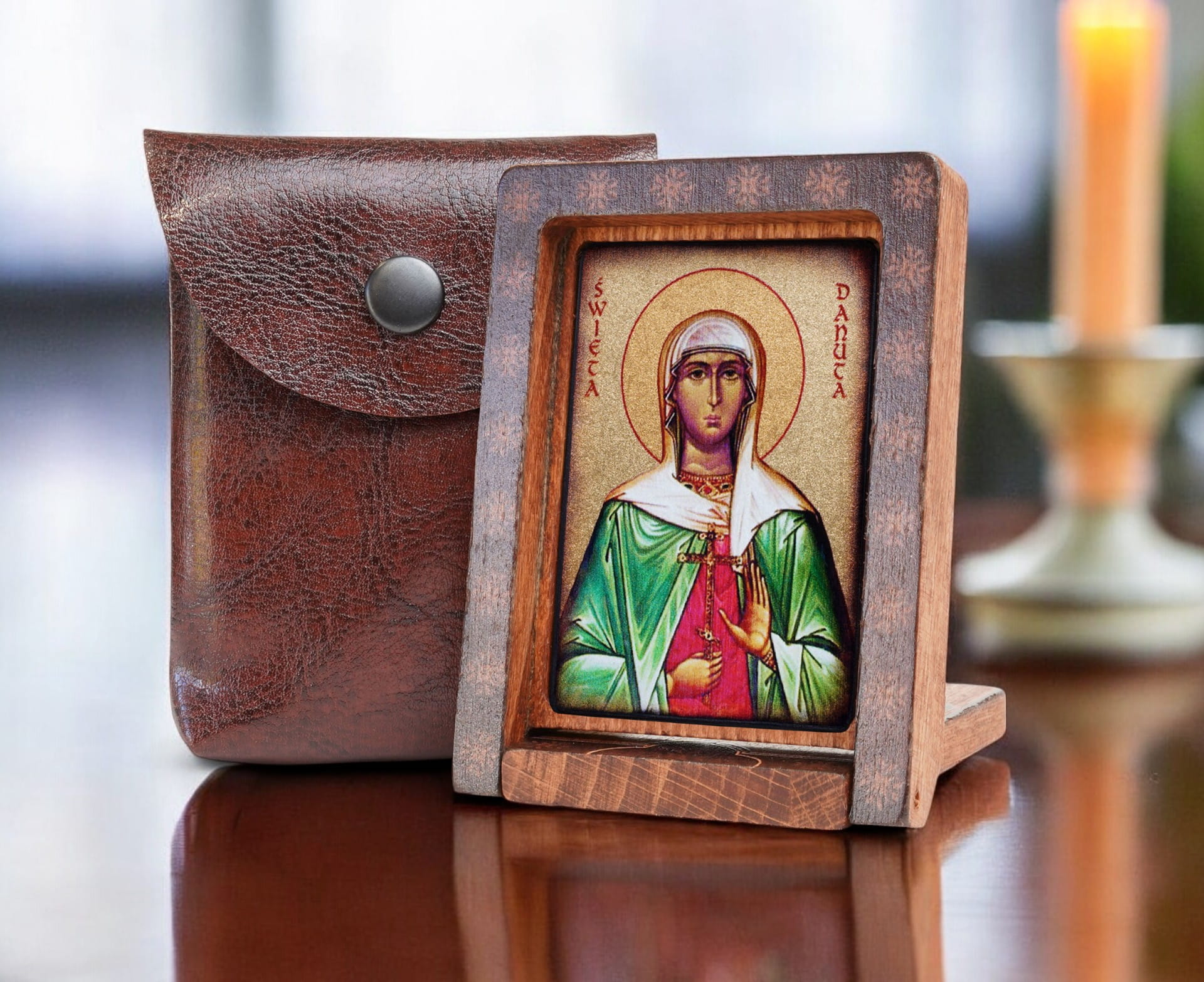 Danuta-drew-podróżna-bok-+-etui-Photoroom.jpg