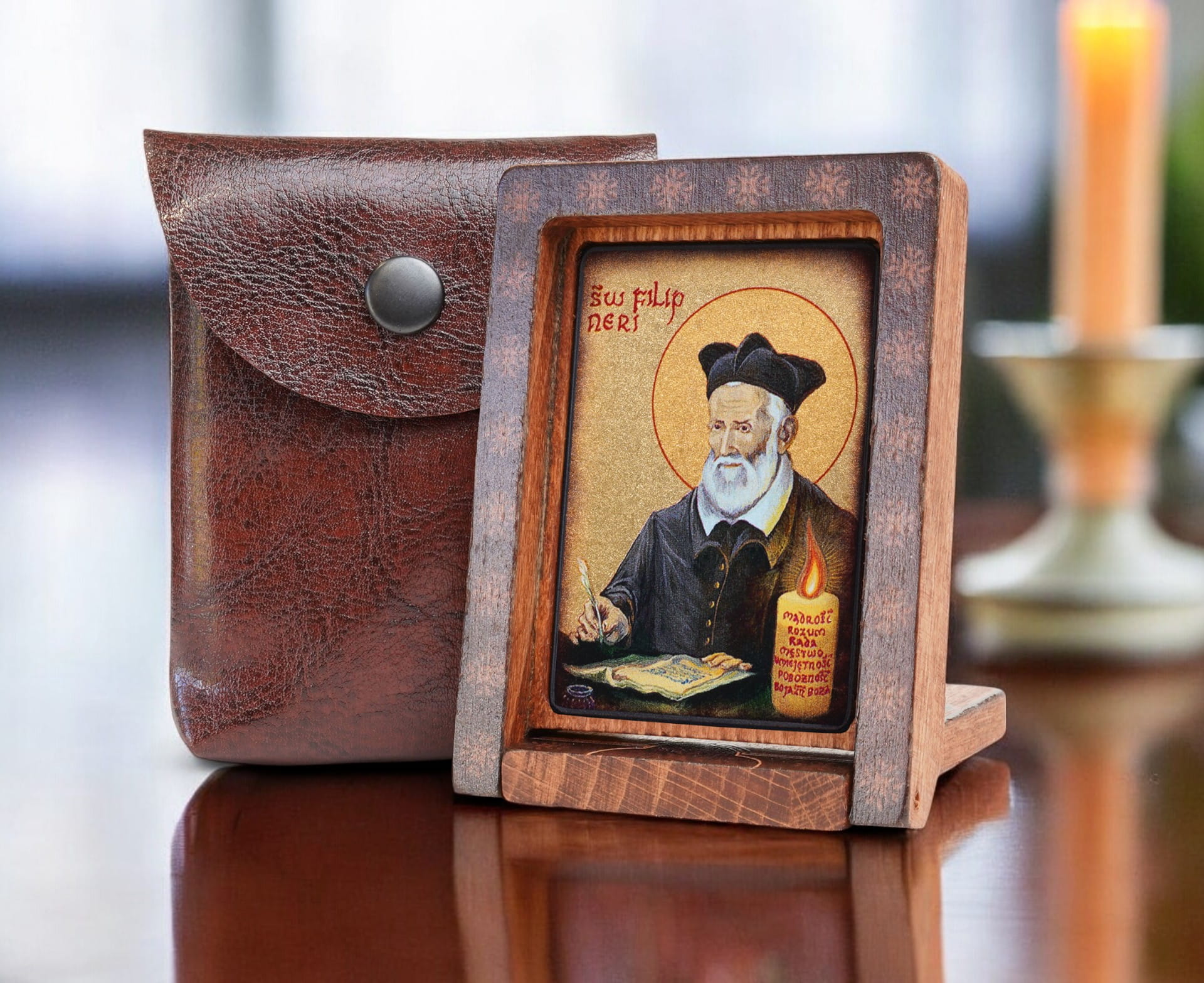 Filip-z-neri-drew-podróżna-bok-+-etui-Photoroom.jpg