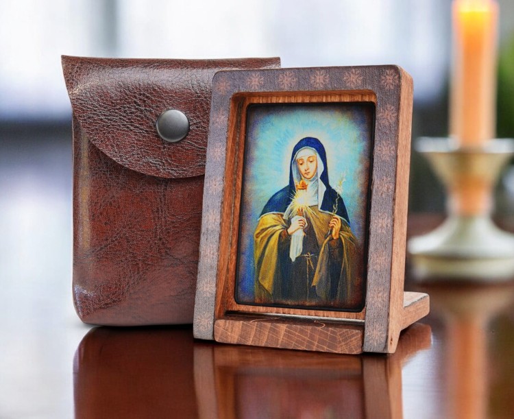 Klara-drew-podróżna-bok-+-etui-Photoroom.jpg
