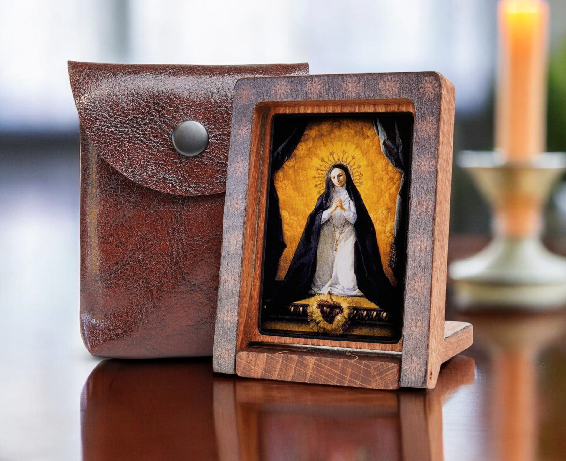 Małgorzata-drew-podróżna-bok-+-etui-Photoroom.jpg