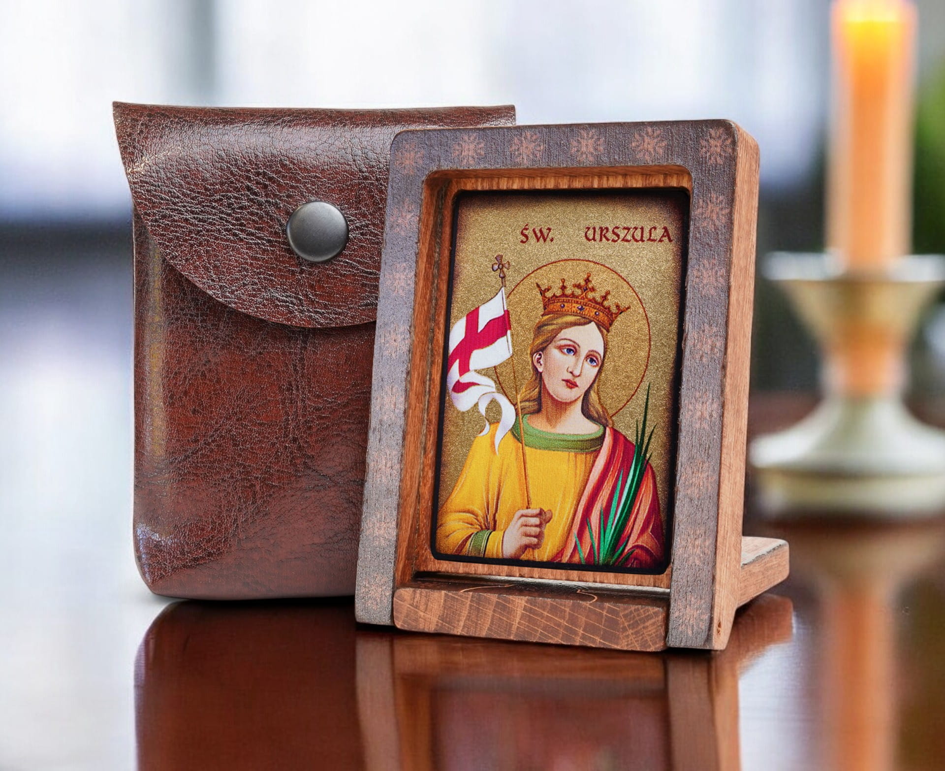 Urszula-drew-podróżna-bok-+-etui-Photoroom.jpg